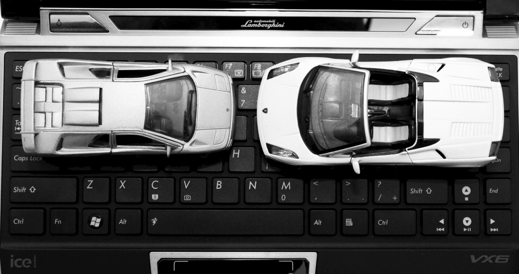 Asus VX6 Lamborghini - un Diablo al Netbook-urilor